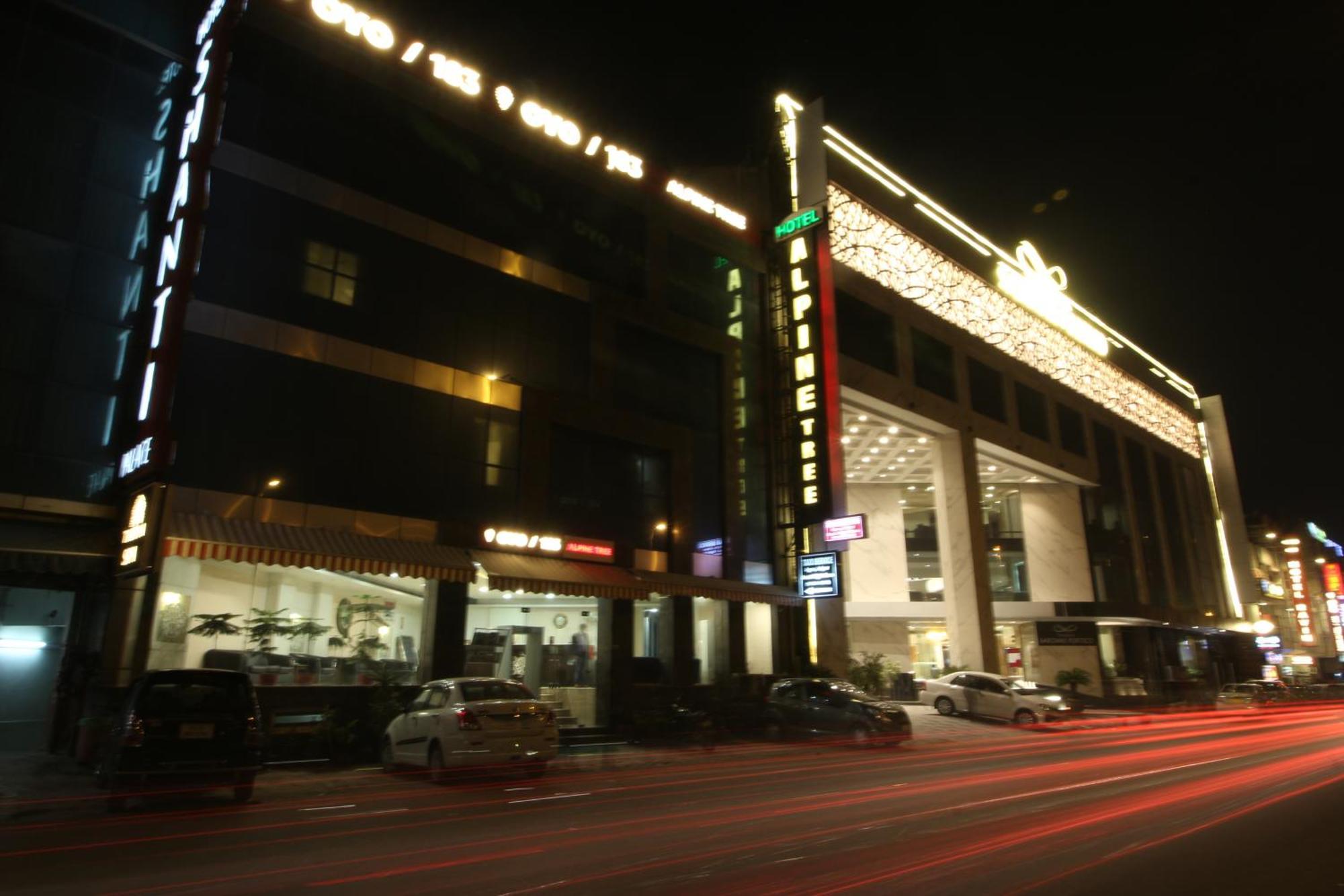 Hotel Alpine Tree New Delhi Exteriör bild